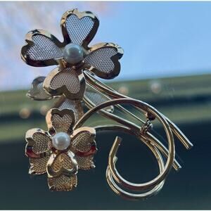 Vtg CORO Brooch Double 4 Leaf Clover Mesh Faux Pearl Designer Jewelry Good Luck